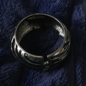 Snap on zebra bracelet